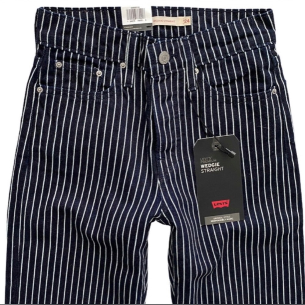 Levi's NWT Women's Wedgie Straight Railroad Pin Striped Dark Blue Cropped Jeans